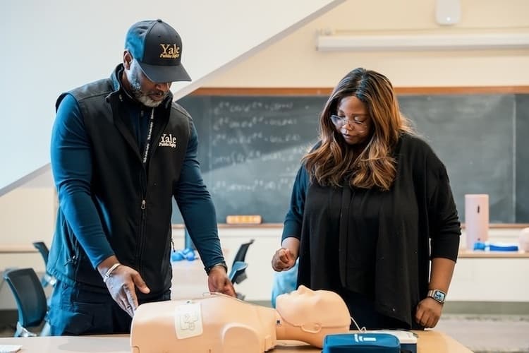 Free CPR awareness course for Yale community members