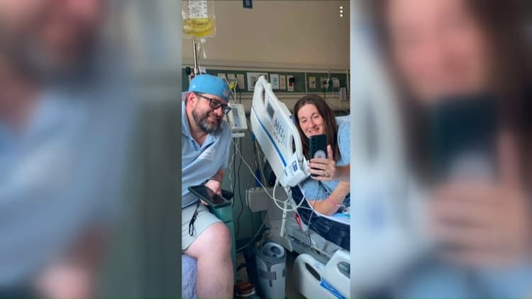 Taylor Swift donates $50K to Connecticut mother injured while saving teen on I-95